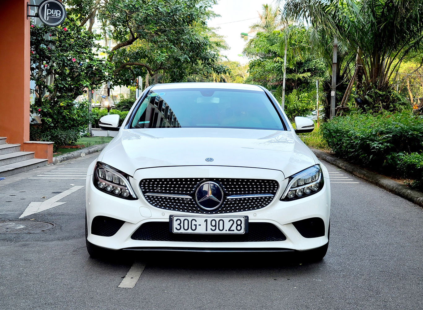 Đánh giá MercedesBenz C200 Exclusive 2019 giá 1709 tỷ đồng